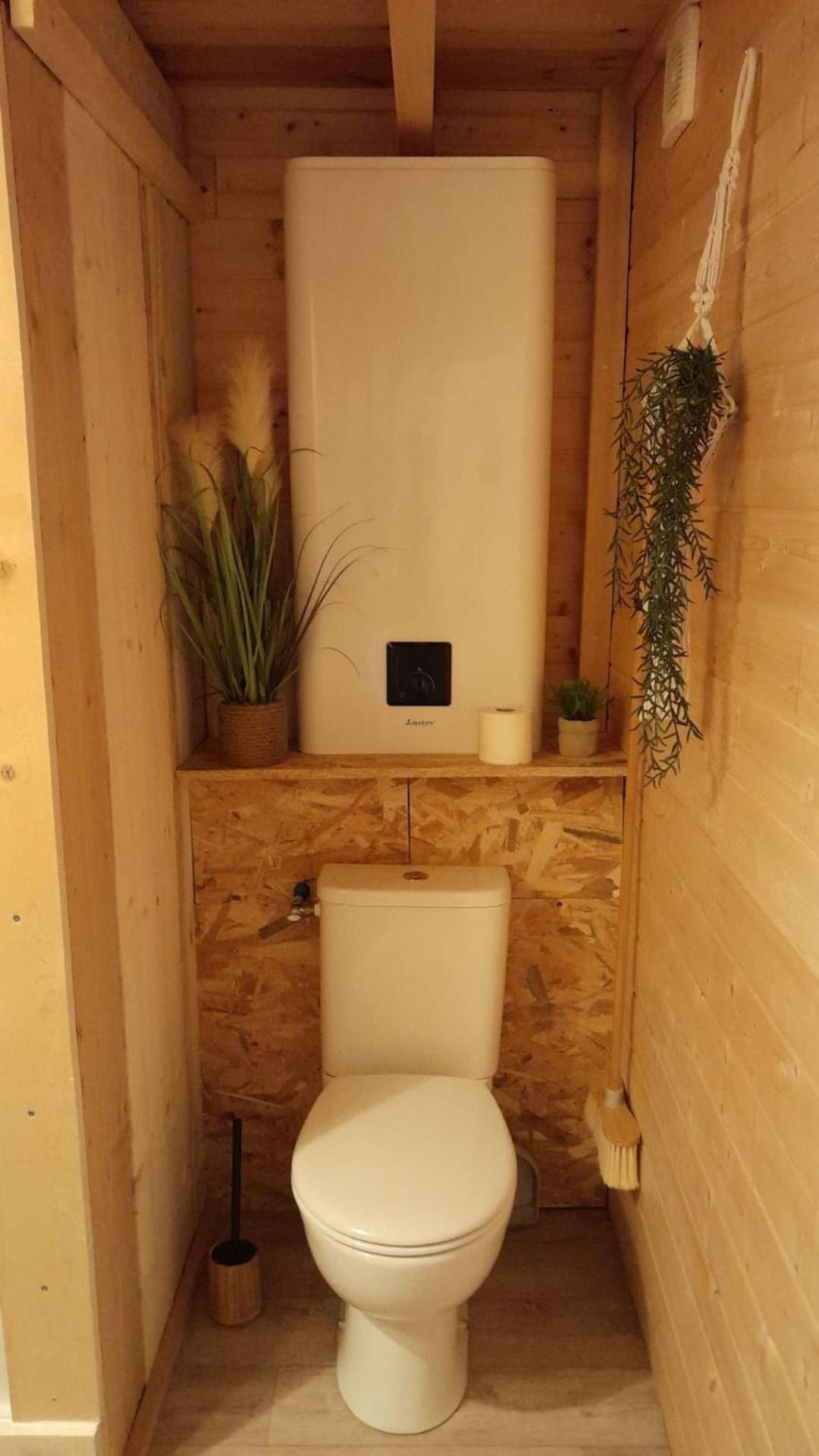 La Cabane En Bois Tourves Exterior photo