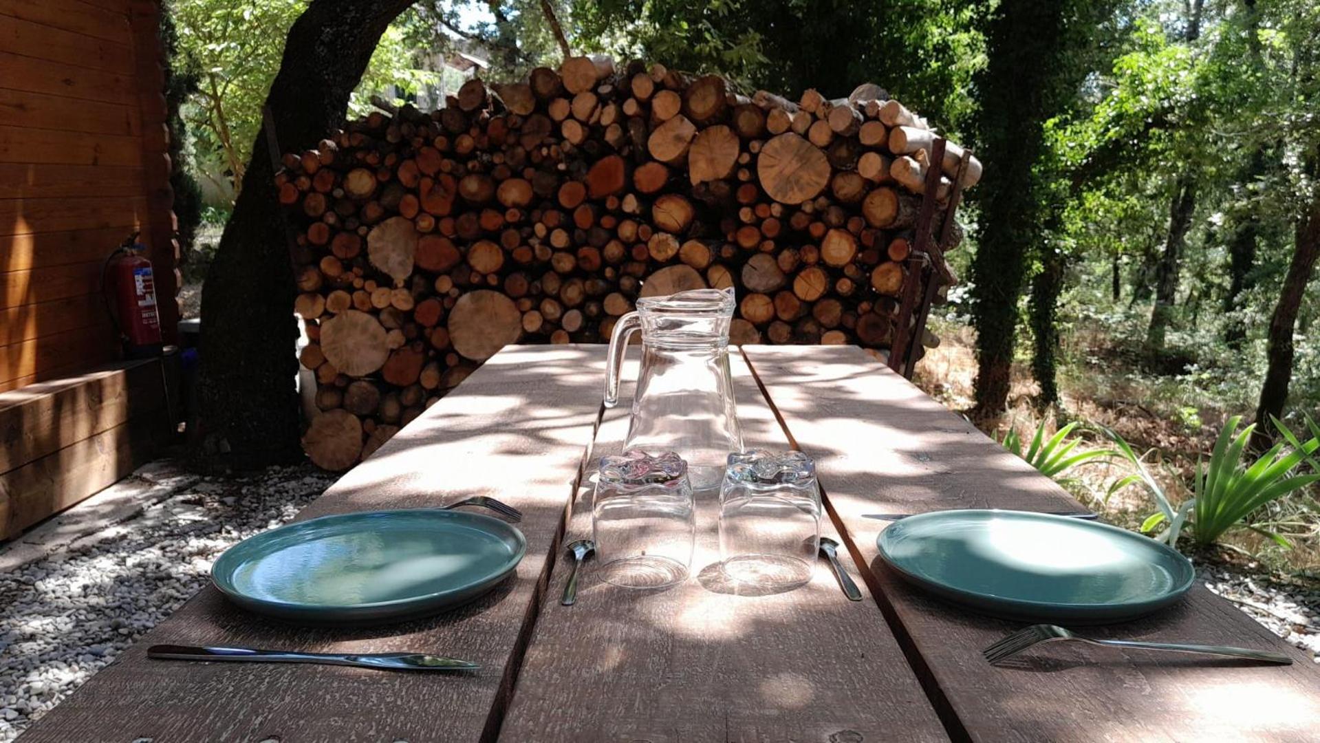 La Cabane En Bois Tourves Exterior photo